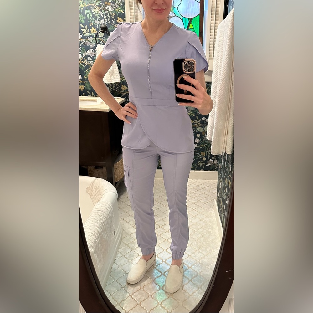 Jaanuu lilac/lavender zip up tulip scrub set